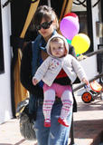 Jessica Alba Th_53609_C4E_Jessica_Alba_and_her_daughter_shopping_at_Bel_Bambini_in_West_Hollywood_CA_February_26_2009-21_122_177lo