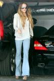Lindsay Lohan Th_33374_C4E_Lindsay_Lohan_arriving_at_the_Chateau_Marmont_in_Hollywood_California_March_5_2009-05_122_412lo