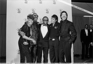 1986- The 28th Grammy Awards Th_779917778_012_26_122_469lo