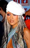 [Fotos] Christina - MTV Video Music Awards 2002. Th_84389_mtvvmas_2002_photcall_1096087194_123_554lo