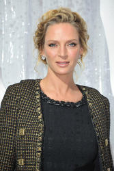 Uma Thurman Chanel at Paris Fashion Week Th_929916763_UmaThurmanChanelFrontRowParisFashionkwM4livDTMYl_122_180lo