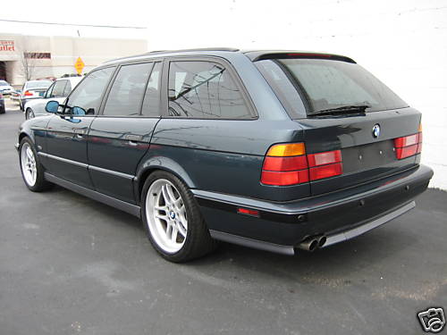 Postez ici vos photos de E34 et autres Bmw_m5_touring_ebay-118e37f