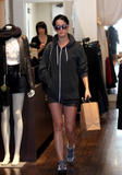 Katy Perry, Candids in Mini a los Angeles, 29 ottobre 09 Th_85522_Katy_Perry_Los_Angeles_291009_006_122_339lo