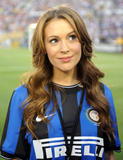 FC Chelsea vs Inter Mailand 21. Juli Th_68105_celeb-city.org-The_Elder-Alyssa_Milano_122_248lo