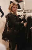 Emma Roberts Th_61335_Preppie_-_Emma_Roberts_at_Intermix_store_in_SoHo_-_Jan._26_2010_219_122_442lo