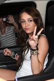 Miley Cyrus Th_27079_39_122_258lo