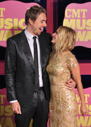 Kristen Bell Th_906235095_kristen_bell_2012_cmt_music_awards_32_122_60lo