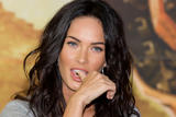 Megan Fox- Transformers: Revenge Of The Fallen; Press Conference In Seoul - 10 giu 09 Th_43069_Megan-fox_net_5131_122_460lo