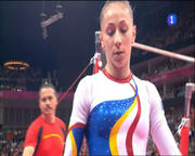 Gimnastas Final Equipos Th_832391554_DianaMariaChelaruOGLondon201204_122_151lo