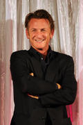 Sean Penn Th_30301_sp4_122_456lo