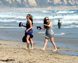 Avril Lavigne Th_98621_Preppie_Avril_Lavigne_hits_the_beach_in_Malibu_05.25.09_6624_122_509lo