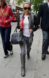 Hayden Panettiere - Shopping Candids - Londra - 13 Mag 09 Th_31976_hayden_london_062_122_121lo