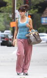 Jennifer Love Hewitt - Page 4 Th_15857_Preppie_Jennifer_Love_Hewitt_at_a_pilates_class_in_Toluca_Lake_28_122_144lo