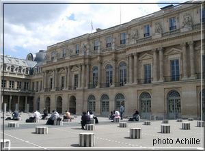 Tourisme et histoire - Paris - Palais Royal -+ Montmartre Palais_royal_cour-17e5211