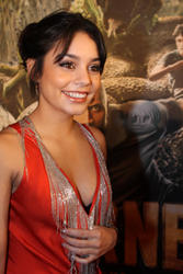 Vanessa Hudgens Th_819968653_tduid2124_vanessa_hudgens_cleavage_journey_2_the_mysterious_island_005_123_257lo