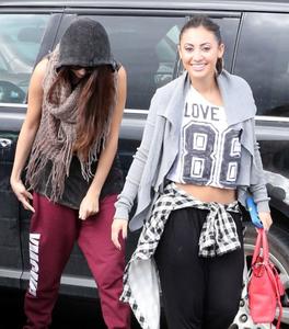 Selena Gomez - MQ x18 Th_825329283_SELENA_GOMEZ_3_8_2013_03_122_190lo