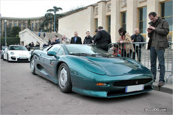 RALLYE DE PARIS 2011, les photos et comptes rendus!!!! - Page 4 Th_899586397_014_JaguarXJ220_122_416lo