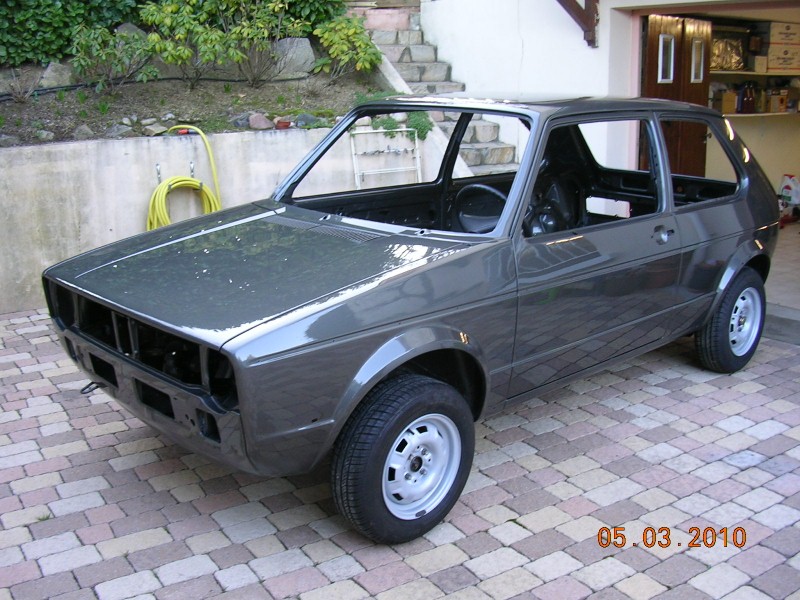 [Golf One GTI] 1800 83' - grise anthracite - en resto - Page 10 Dscn7018-19821df