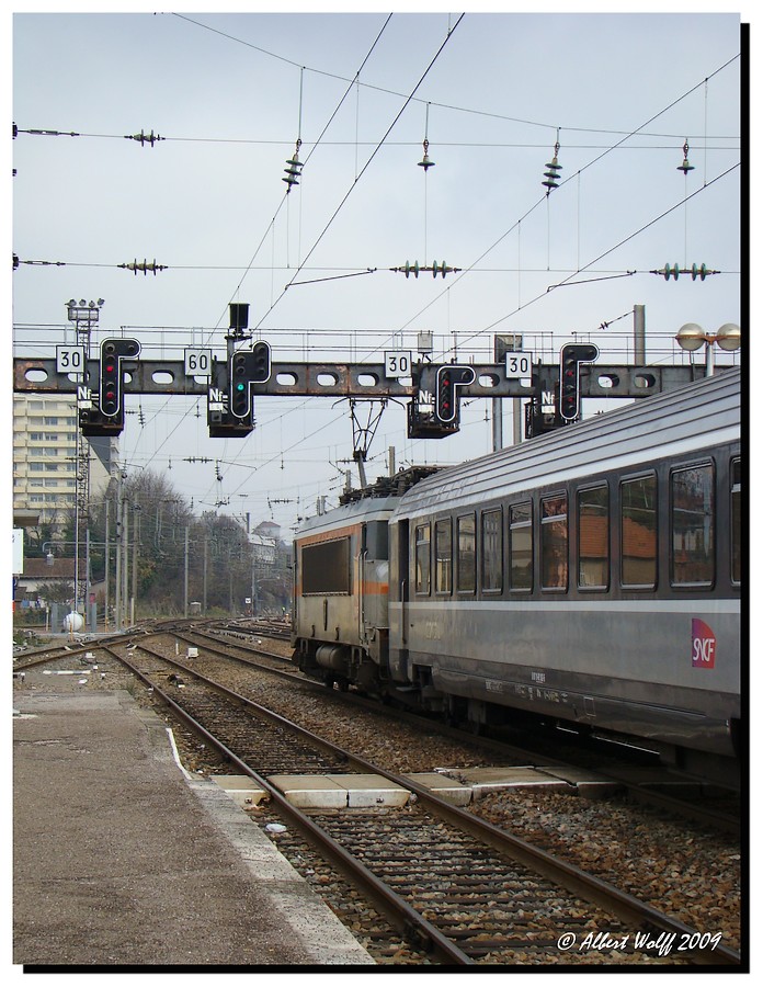 Des trains et des voies libres, des carrés ou des avertissements Bn20081126-036-a8e2cd