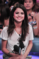 Selena Gomez - LQ x73 Th_229263842_ROBiNHOOD_HQHC_SELENAGOMEZ_8_24_2011_33_122_514lo