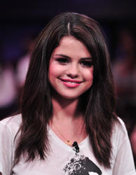 Selena Gomez - LQ x73 Th_422922886_ROBiNHOOD_HQHC_SELENAGOMEZ_8_24_2011_16_122_167lo