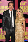 Kristen Bell Th_062418746_kristen_bell_2012_cmt_music_awards_40_122_525lo