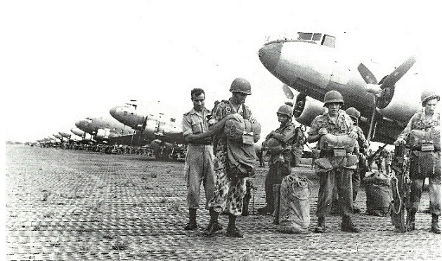 Les opérations aéroportées en Indochine. Castor-4-477b97