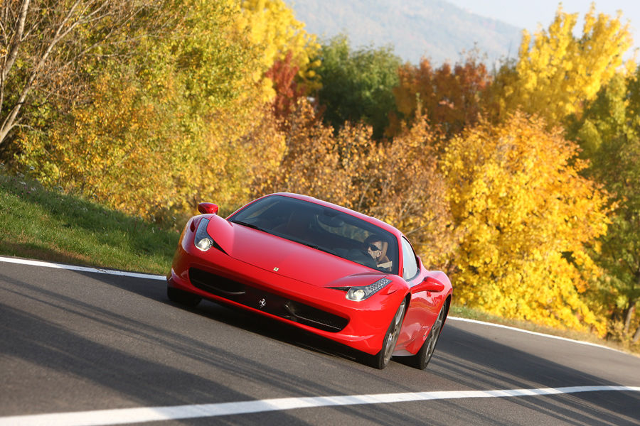 Los coches privados de los Pilotos de F1 Ferrari-458-Italia-f900x600-F4F4F2-C-6fad2234-283894