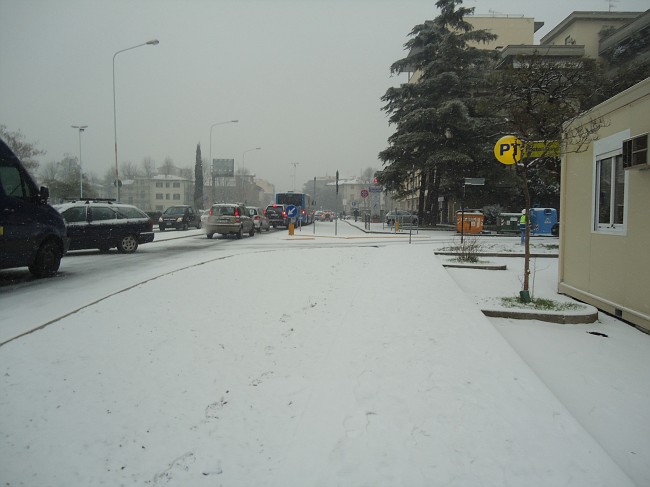 17 dicembre 2010: tutto sulla neve in toscana. - Pagina 4 Nev17121-vi