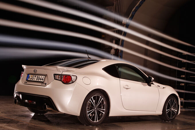 Toyota annonce un CX de 0.27 ! Sport auto CX 0.33 ! Toyota-GT86-Heckansicht-Windkanal-fotoshowImage-67e1bbf4-657950