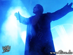 MVP Vs Undertaker Vs Sting Sting_entrance_09-1886a06