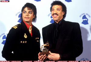 1986- The 28th Grammy Awards Th_799152813_5_122_130lo