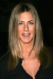 Jennifer Aniston - Page 3 Th_68122_jennifer_aniston_172140_122_390lo