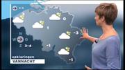 Sabine Hagedoren (miss météo sur la tv flamande) Th_485114938_006_122_483lo