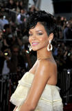 Rihanna - Page 2 Th_71278_celebs4ever_Rihanna_2008_American_Music_Awards_Arrivals_032_122_974lo