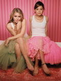 Mary-Kate & Ashley Olsen - Page 5 Th_78448_o149_122_507lo