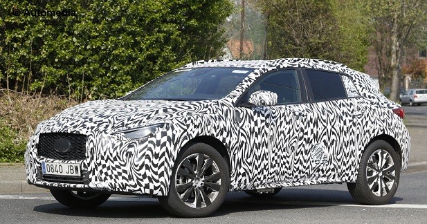 Spyshots : voici l'Infiniti QX30 de production  Infiniti_qx30