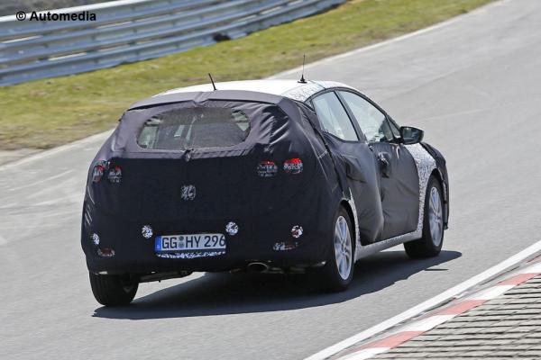 2015 - [Kia] Cee'd restylée Normal-kia-cee-d-spyshots---2015