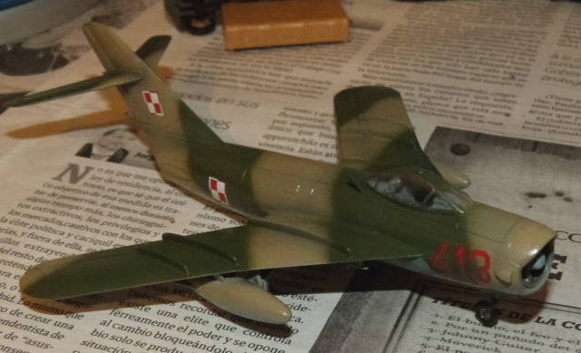 MIG-17PF, Mistercraft, 1/72 - Página 2 17534017bada8ffff37d37418e685c25c455704f