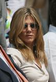 Jennifer Aniston - Page 3 Th_35974_Jennifer_Aniston_Roland_Garros_2006_French_Open__Finale_06