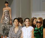 September 10th, VB @ Oscar De La Renta Fashion Show Th_00813_vbeckhamcelebutopia6_122_717lo