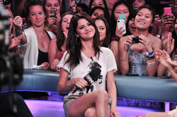 Selena Gomez - LQ x73 Th_229321132_ROBiNHOOD_HQHC_SELENAGOMEZ_8_24_2011_61_122_145lo