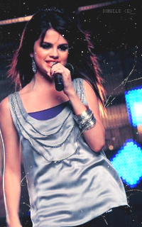 Selena Gomez . 54-122a898