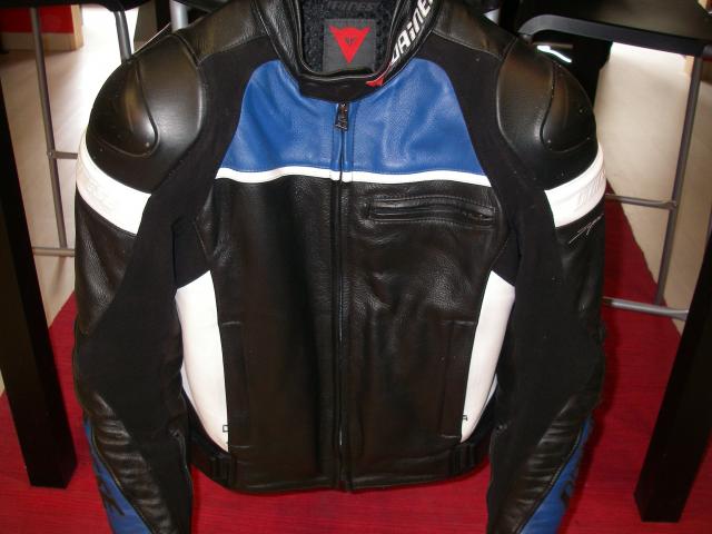 Dainese NEWSAN noir/bleu/blanc 44 [220€] Imgp4019-285ae13