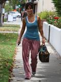 Jennifer Love Hewitt - Page 4 Th_15852_Preppie_Jennifer_Love_Hewitt_at_a_pilates_class_in_Toluca_Lake_34_122_206lo