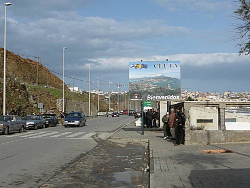 وجود إسبانيا في القارة الأفريقية هوعبارة عن  التهاب في الجسم المغربي Ceuta1-23367ed