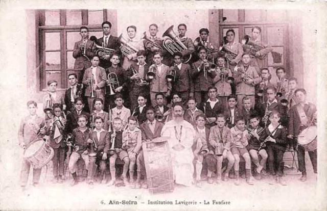 صور تشاهد لاول مرة للعين الصفراء منذ 1904 Fanfare-92b16b