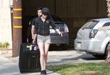 Kristen Stewart - Page 3 Th_57301_kris-tiny-shorts-home-la-05_122_446lo