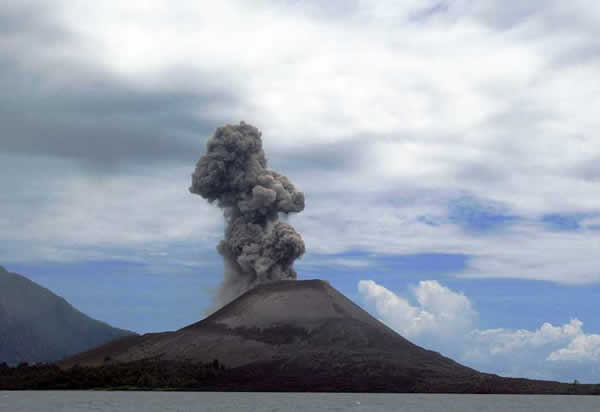 Les volcans(du Monde) Krakatoa-1333a98