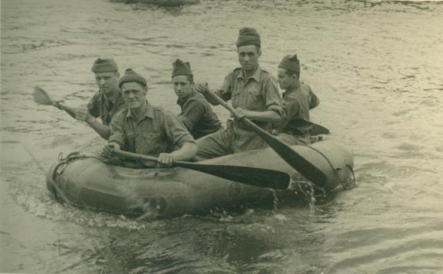 Marche-les Dames en 1950: Exercices nautiques. Albert028-125620e